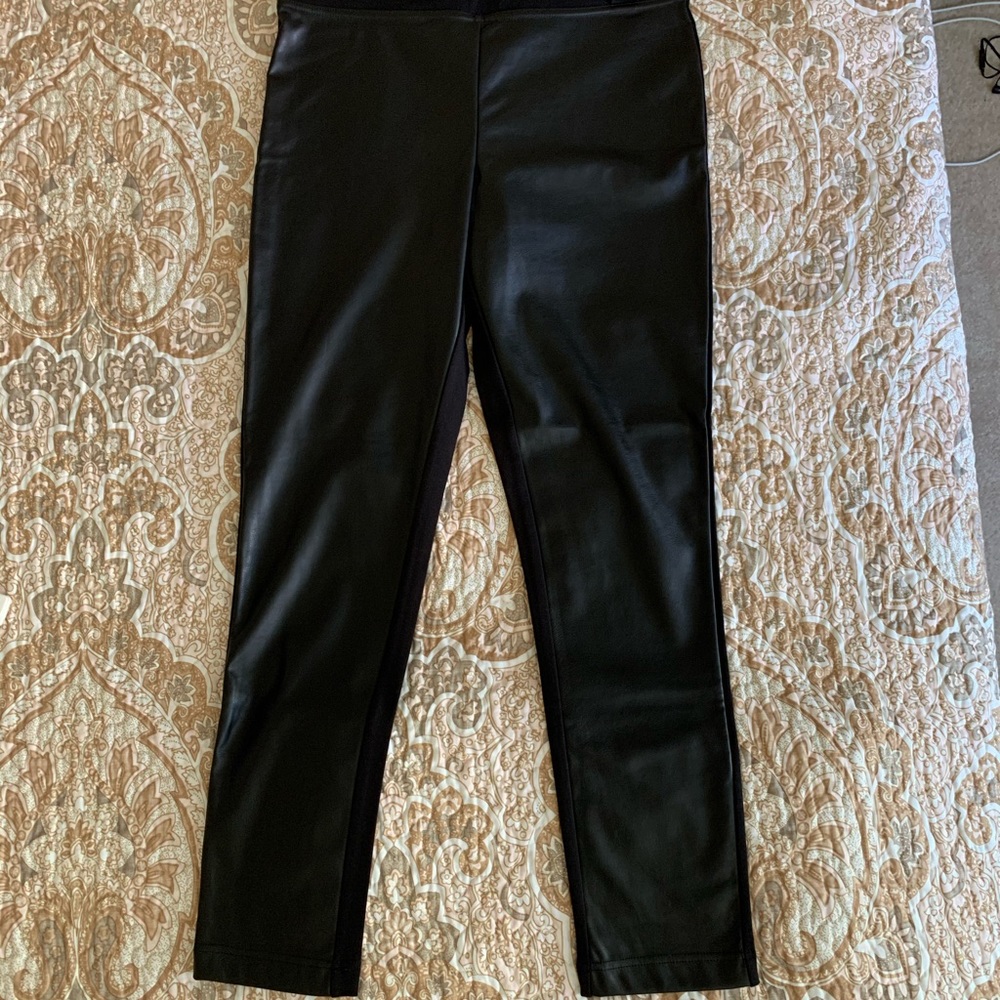 New with tag Calvin Klein Pants, size M